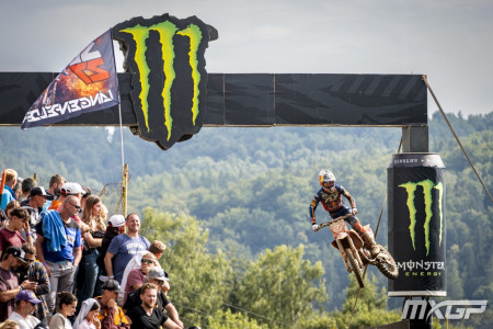 Simon Laengenfelder vyhrál 2. jízdu i FIM MX2 Švédska 2025 celkově