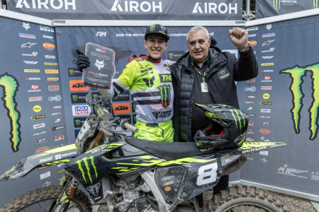Tisková zpráva: Jihoafrický motokrosař Camden McLellan prodloužil smlouvu s Team Triumph Factory Racing do konce roku 2027