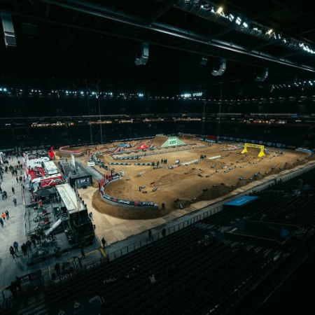 Časový harmonogram a startovní listiny Supercross de Paris 2025