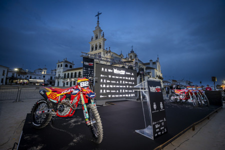 Tisková zpráva: MXGP ANDALUSIE OFICIÁLNĚ ZAHÁJENA V LEGENDÁRNÍ VESNIČCE EL ROCÍO!