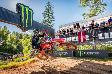 Jeffrey Herlings vítězí v 1. jízdě MXGP Itálie 2026 