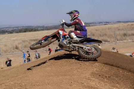 Tisková zpráva: Modernizovaná trať Foxhills přivítá o víkendu Team Honda HRC PETRONAS