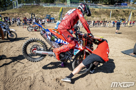Jeffrey Herlings suverénem kvalifikace MXGP České republiky 2026