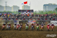Jeffrey Herlings vítězem 1. jízdy MXGP Číny. Druhý byl Tim Gajser a třetí Maxime Renaux
