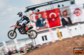 Tisková zpráva:  Julius Mikula se posunul na deváté místo v FIM MX2 2026. V první jízdě dojel pátý